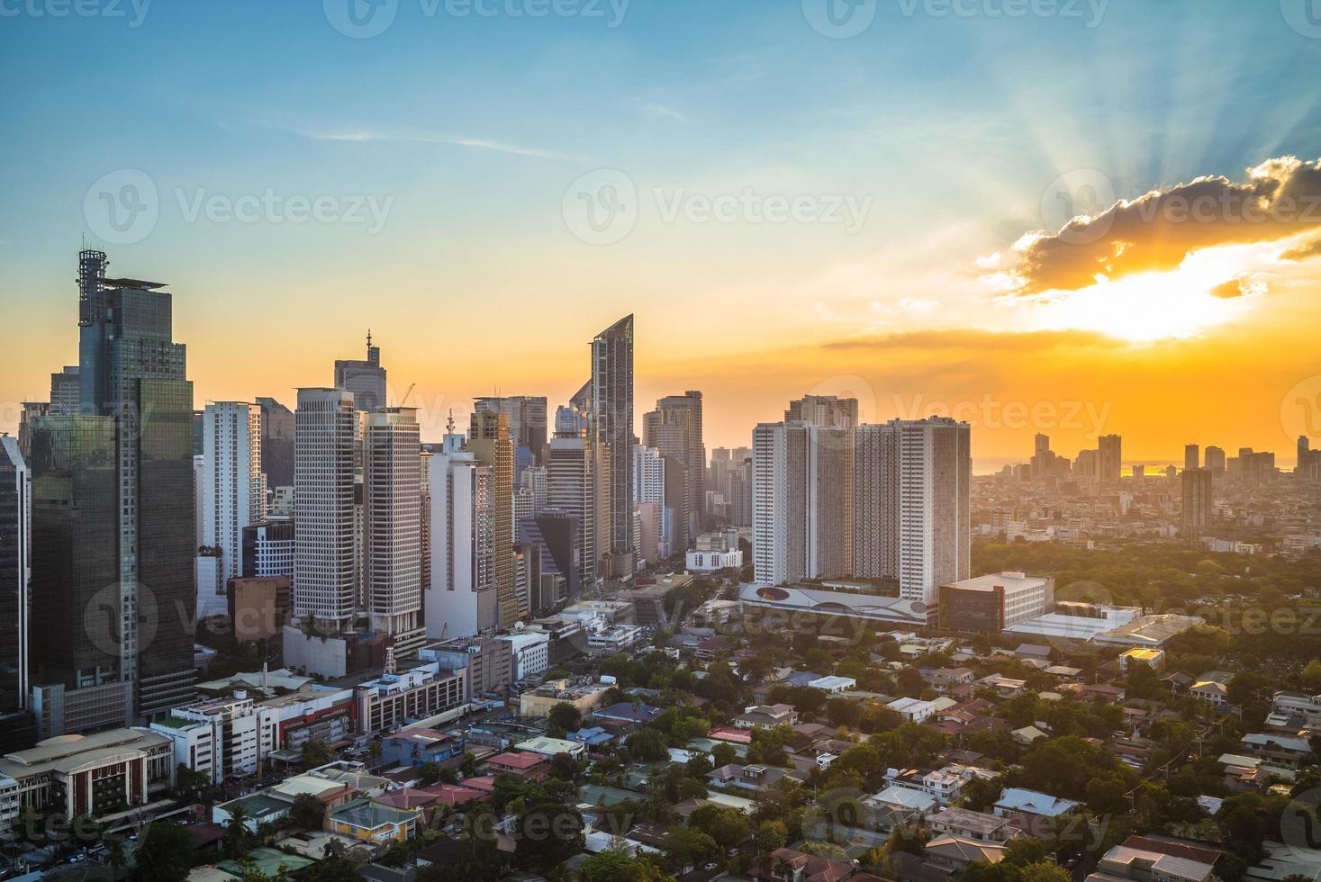 Horizonte de Makati en Manila, Filipinas foto