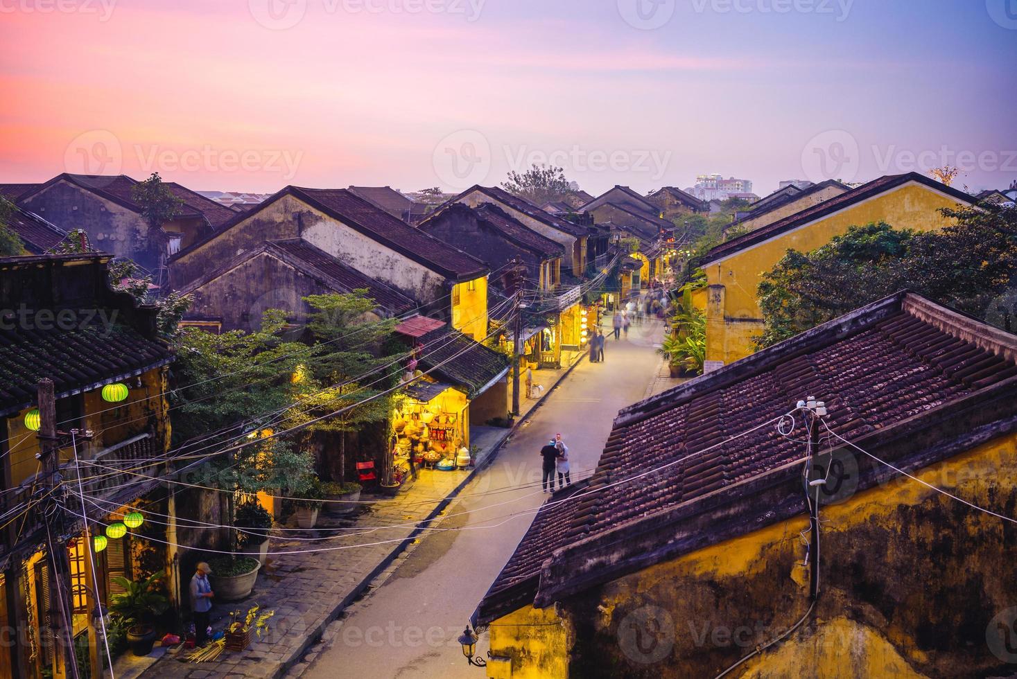 hoi an ciudad antigua en vietnam foto