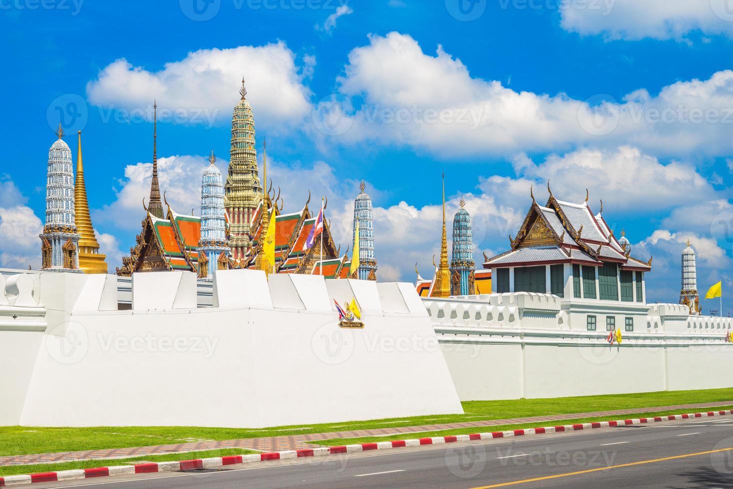 Gran Palacio y Wat Phra Kaeo en Bangkok, Tailandia foto