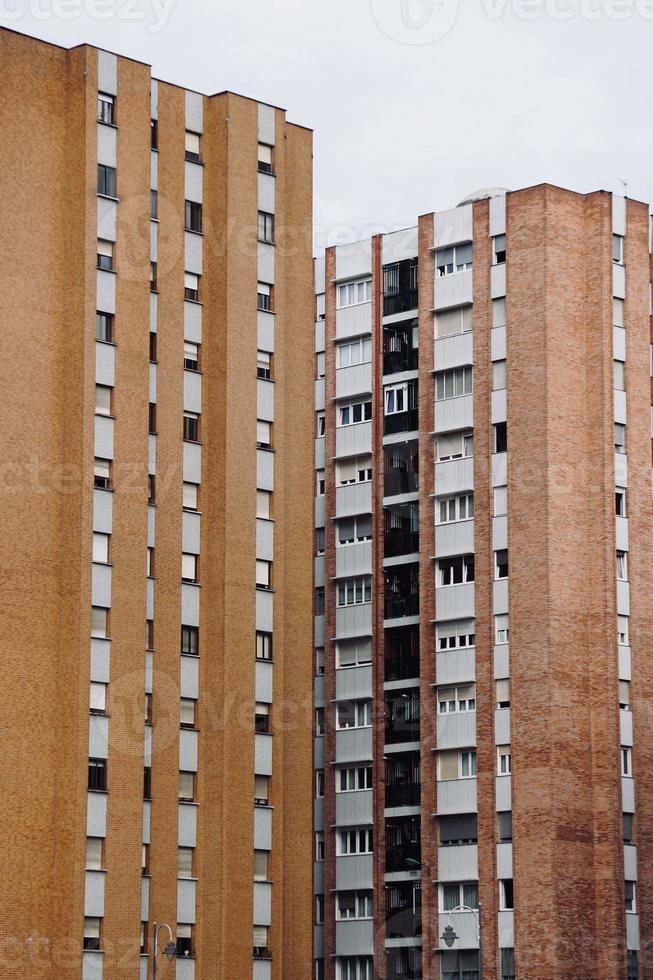 ventana en la fachada de la casa foto