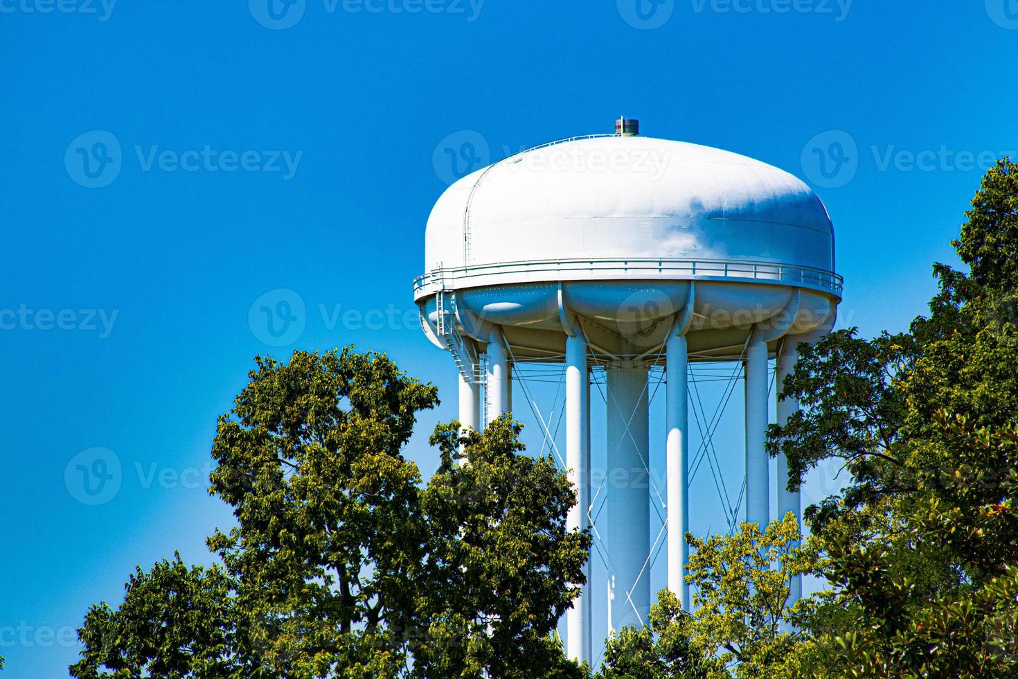 Water tower during the day photo