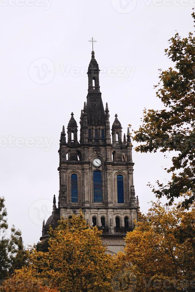 Arquitectura de la catedral en la ciudad de Bilbao España foto