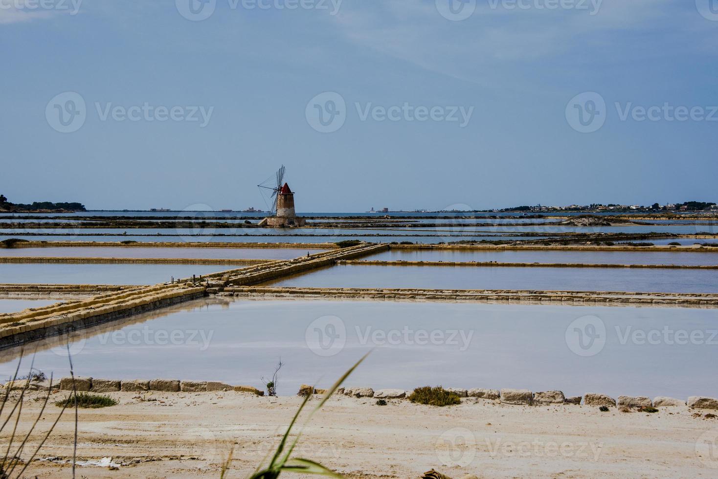 2021 05 29 molinos de viento de marsala en las salinas 5 foto