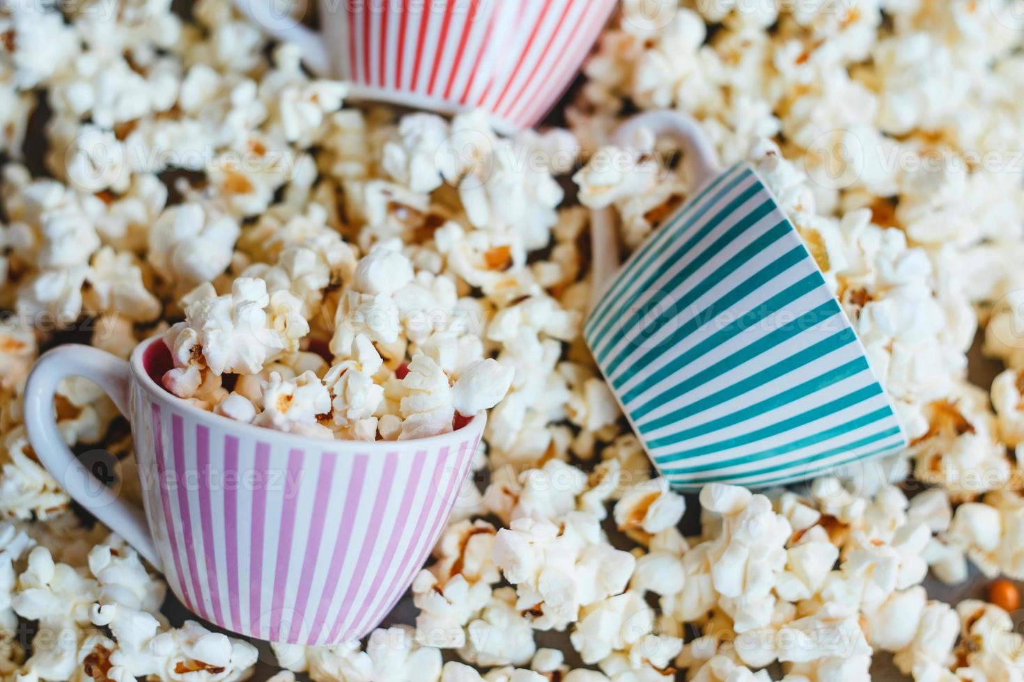 deliciosas palomitas de maíz saladas foto