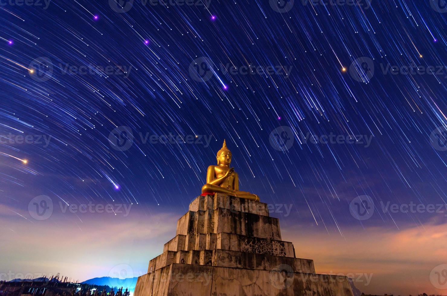 estatua de buda meteorito nakhon si thammarat thung yai tailandia foto