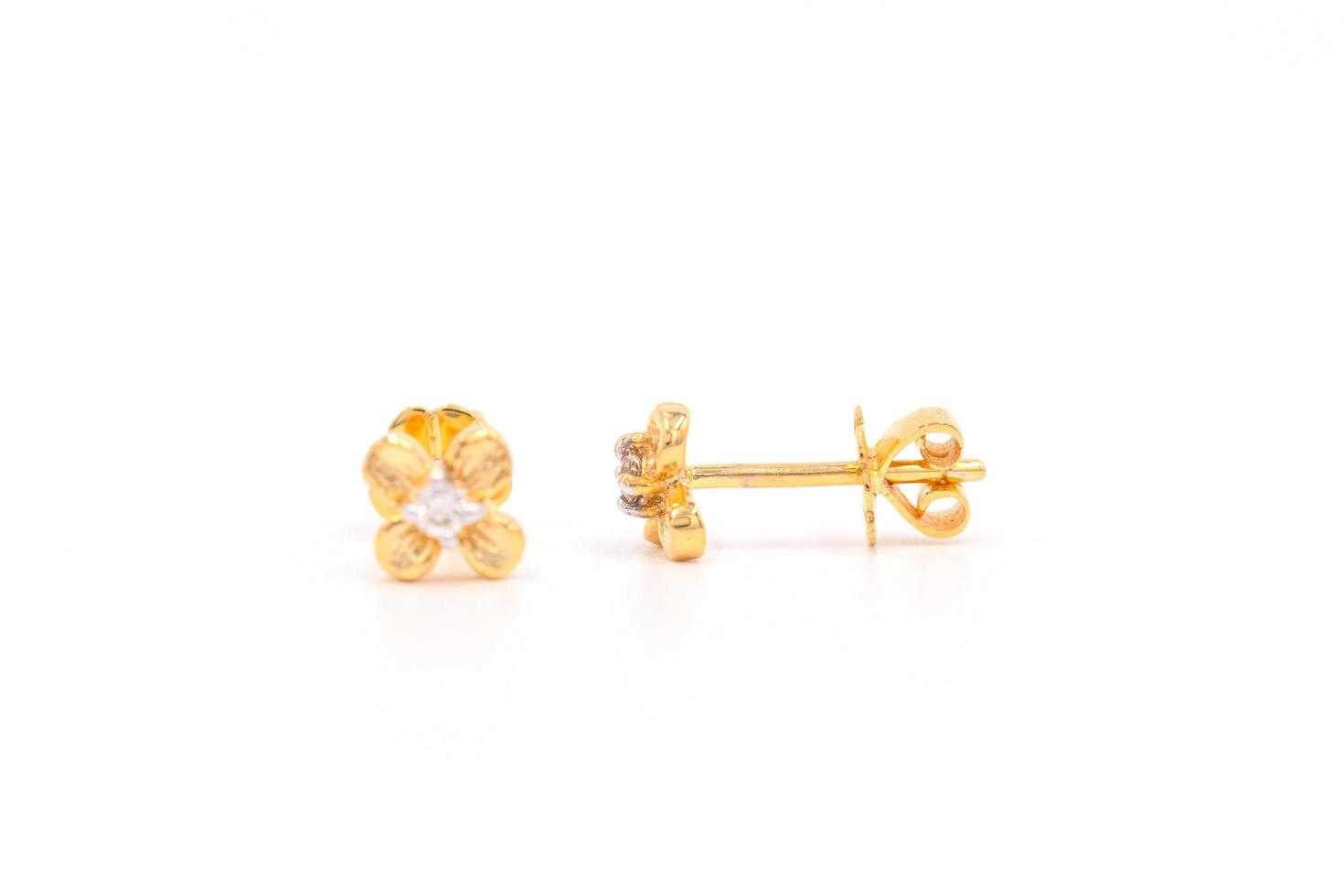 Diamond earring gold photo