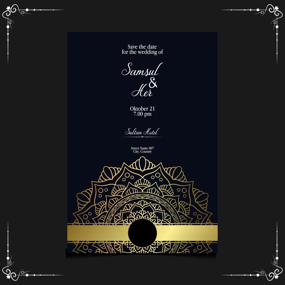 Luxury mandala pattern background with golden arabesque free Vector