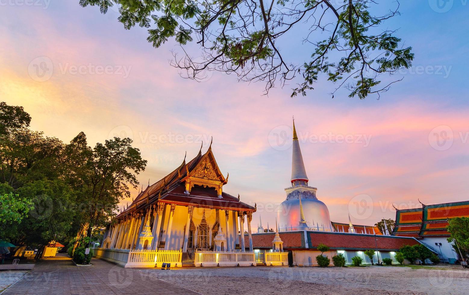 Wat Phra Mahathat Woramahawihan Nakhon Sri Thammarat Thailand photo