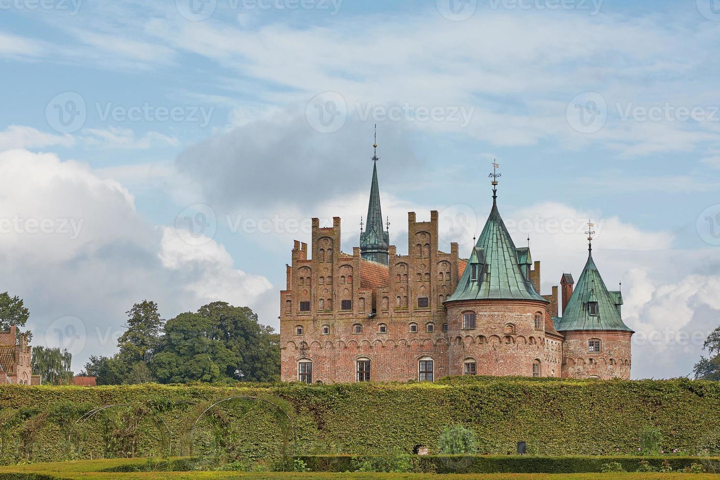 Castillo de Egeskov ubicado en el sur de la isla de Fionia en Dinamarca foto