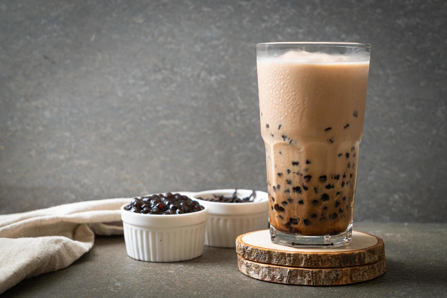 té con leche de taiwán con burbujas foto