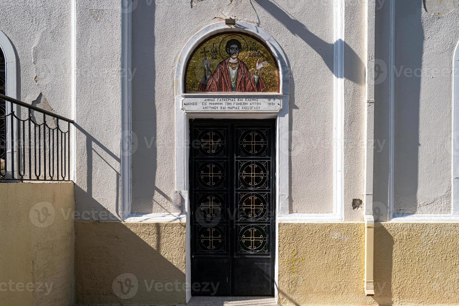 una iglesia en la ciudad de kos en grecia foto