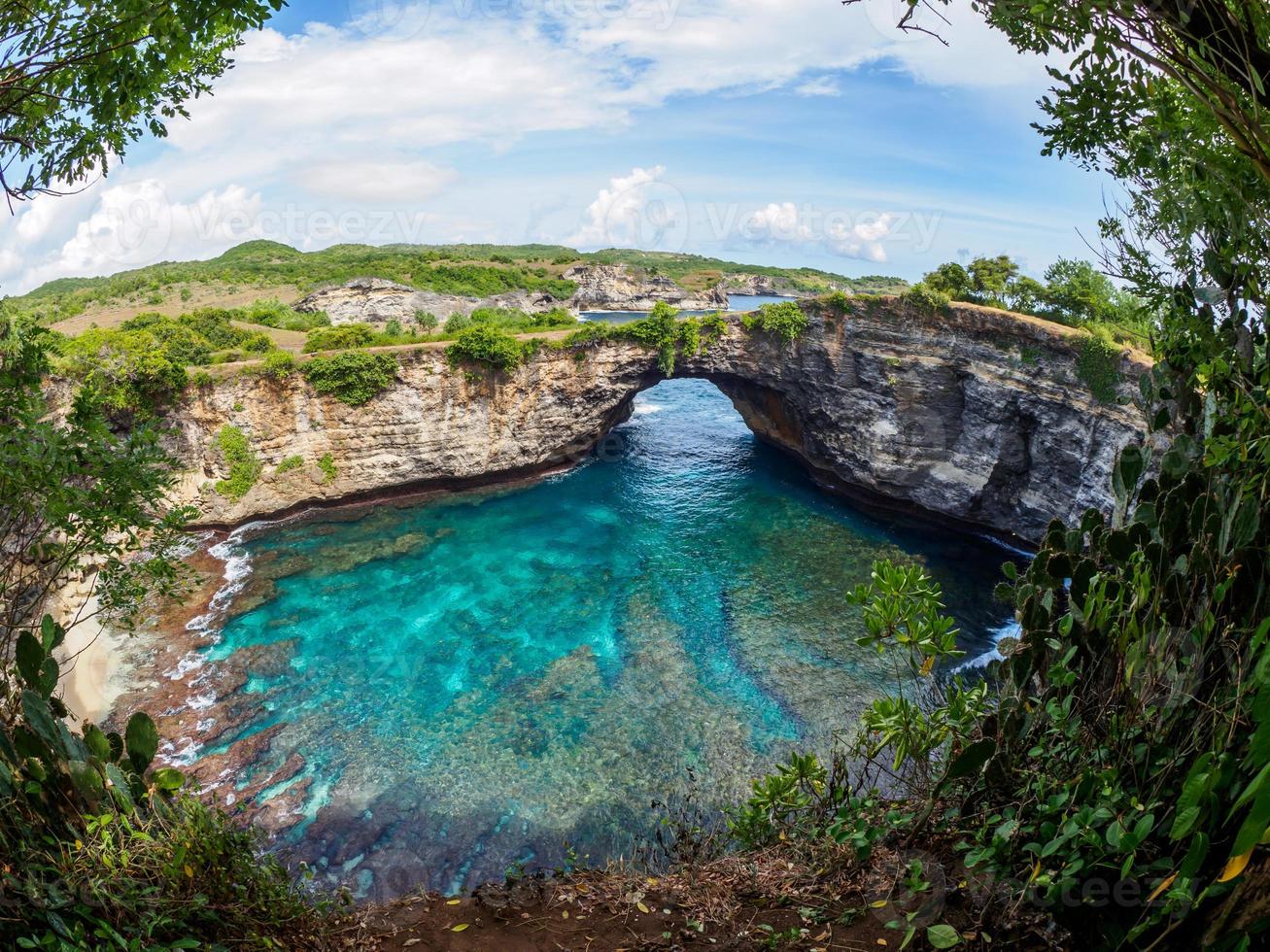 la isla de nusa penida en indonesia foto