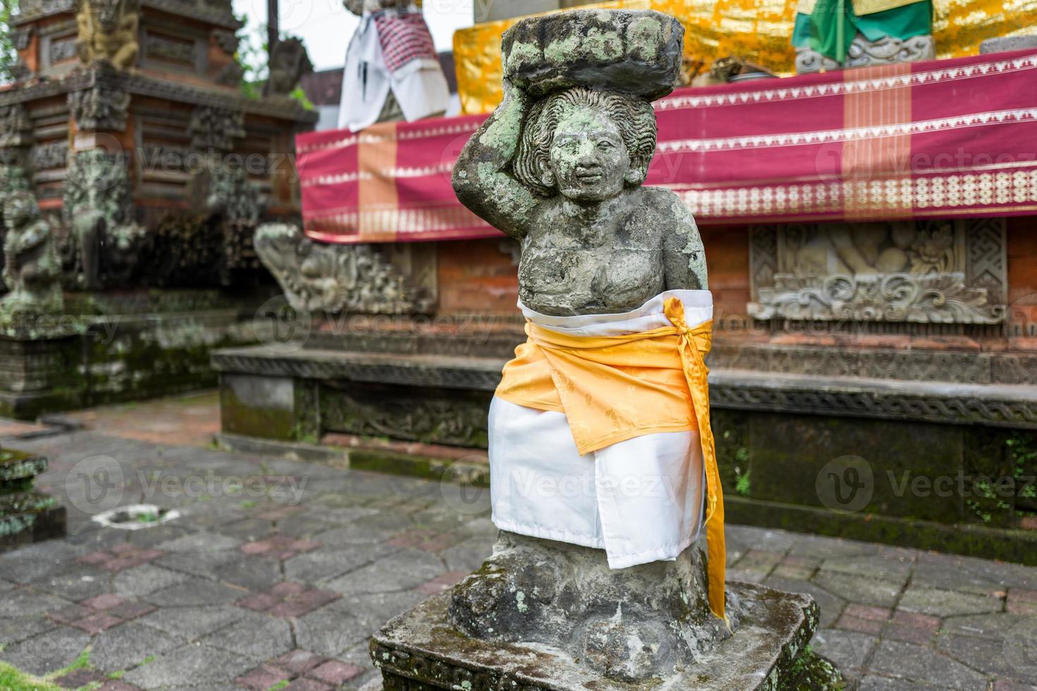 el templo batuan en bali foto