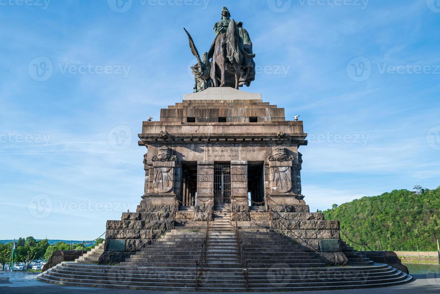 La estatua de William en Coblenza en Alemania foto