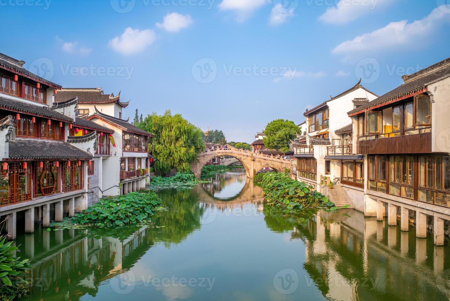 paisaje del casco antiguo de qibao en shanghai, china foto