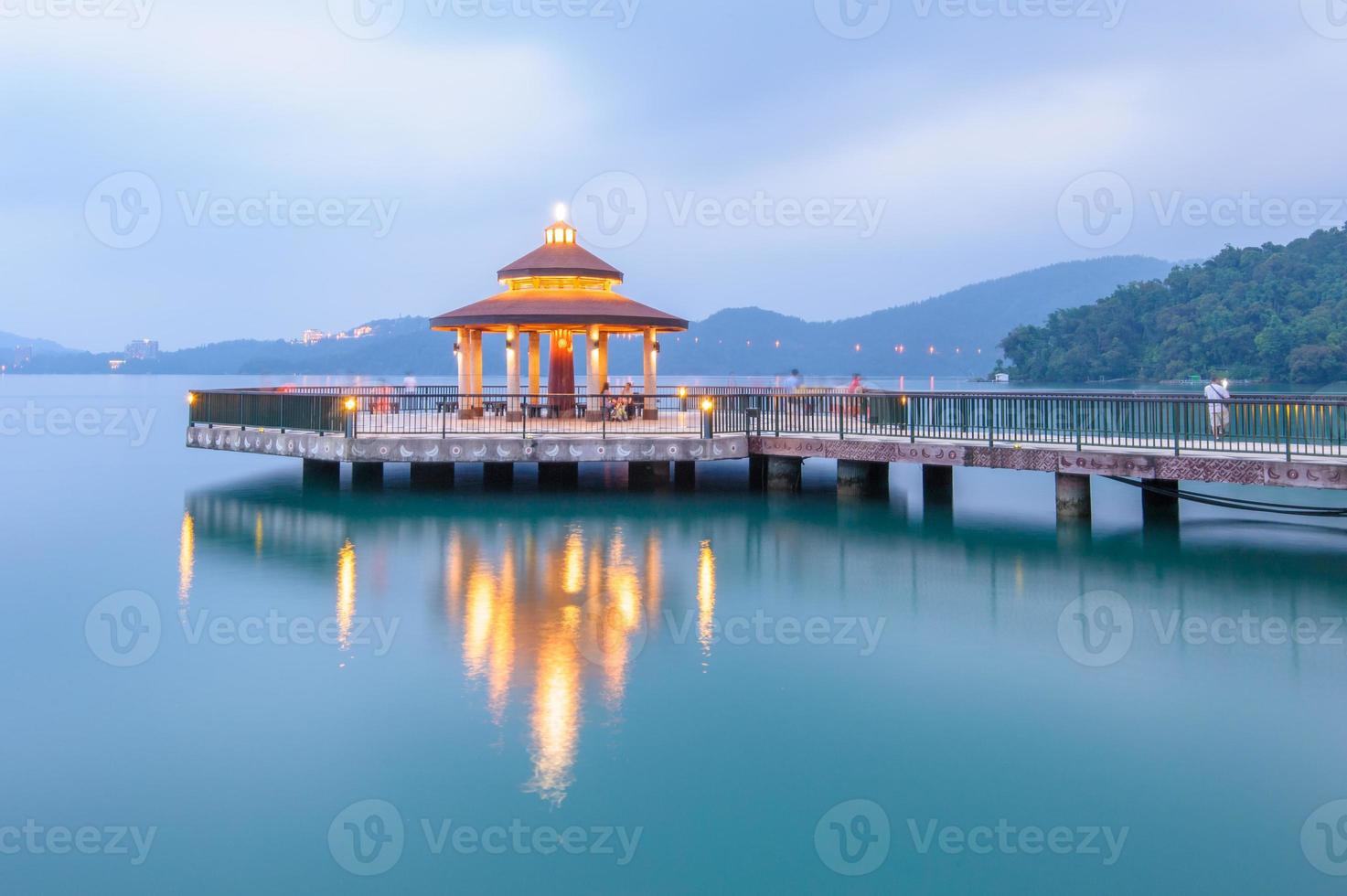 paisaje del lago sun moon en taiwán foto