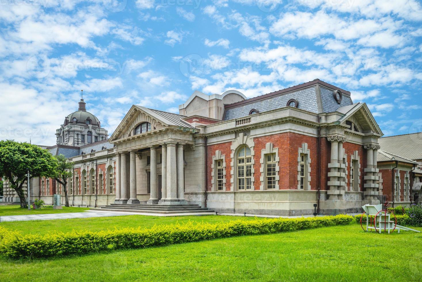 antiguo tribunal de distrito de tainan, un palacio de justicia histórico foto