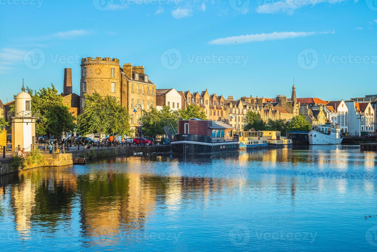 La orilla del agua de Leith, Edimburgo, Reino Unido foto