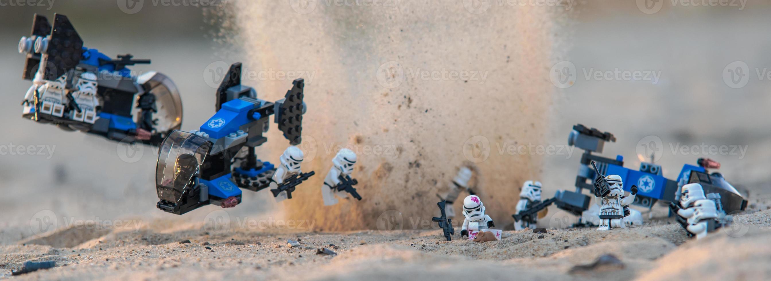 Varsovia, Polonia, abril de 2019 - Lego Star Wars Mini figura Stormtroopers Asalto en el desierto de Tatooine foto