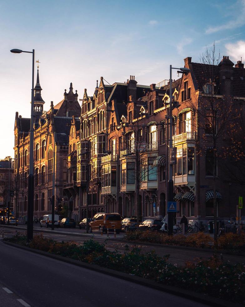 Amsterdam, Holanda 2018- filas de edificios en Amsterdam foto