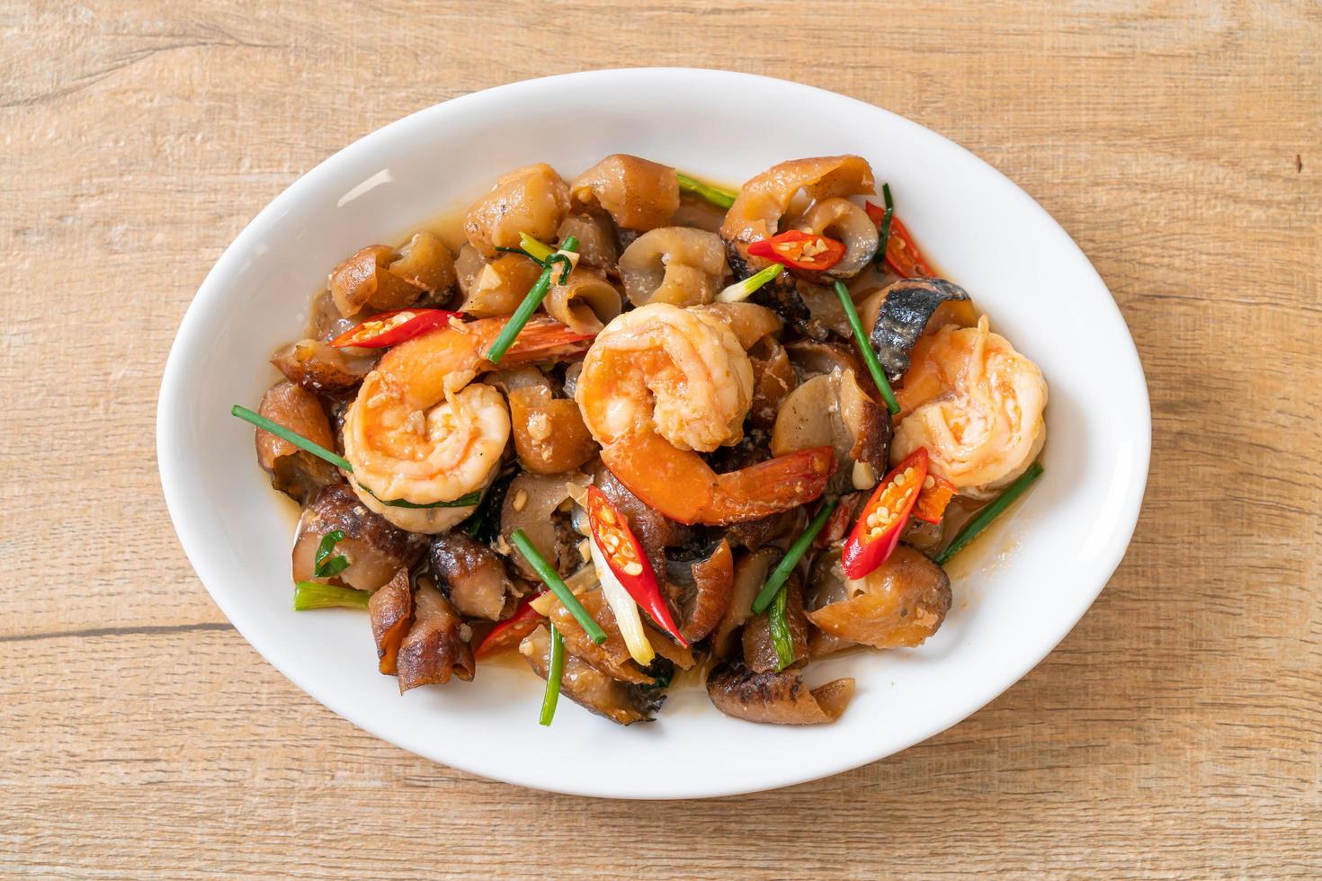 Stir-Fried Sea Cucumber with Shrimps photo