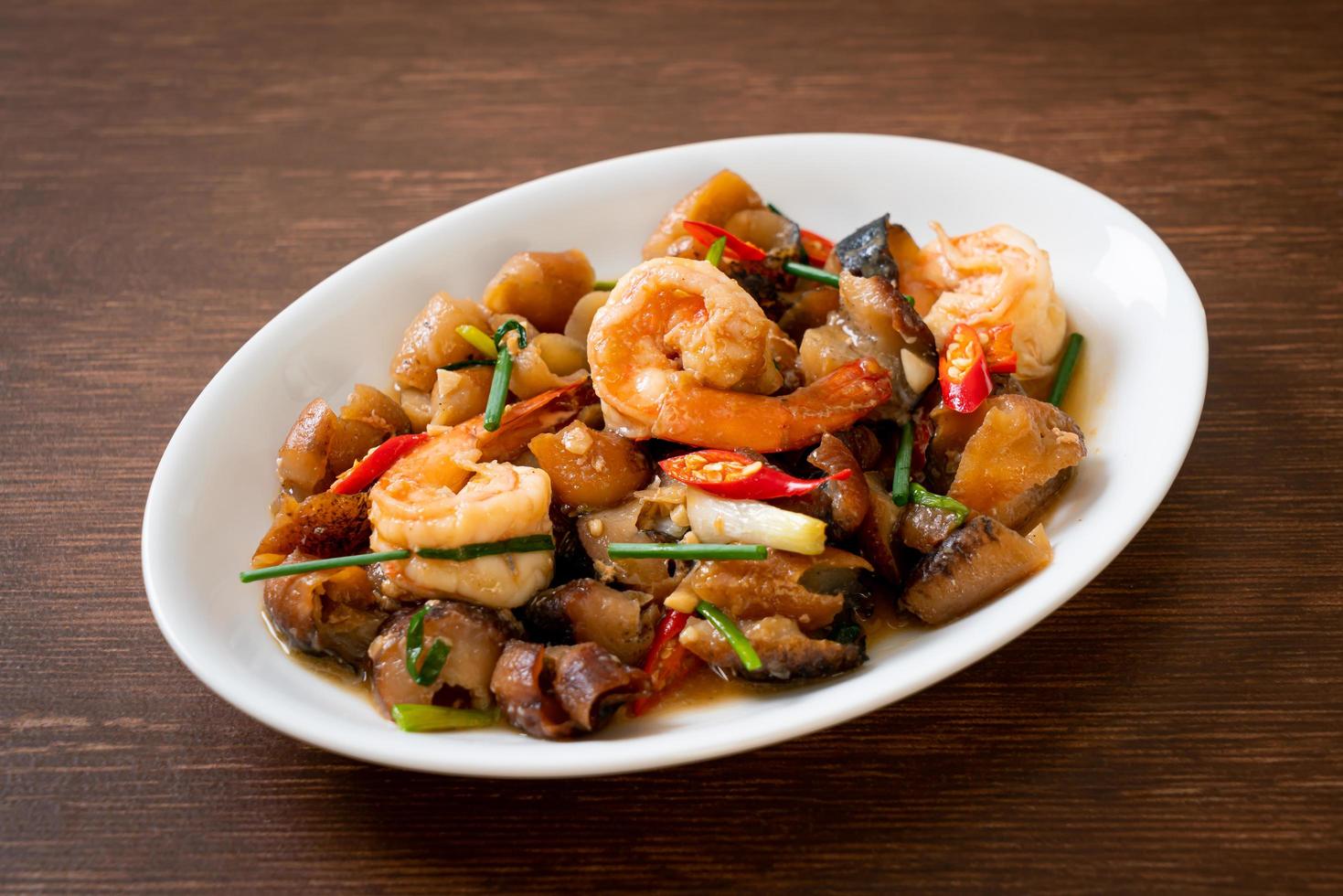 Stir-Fried Sea Cucumber with Shrimps photo