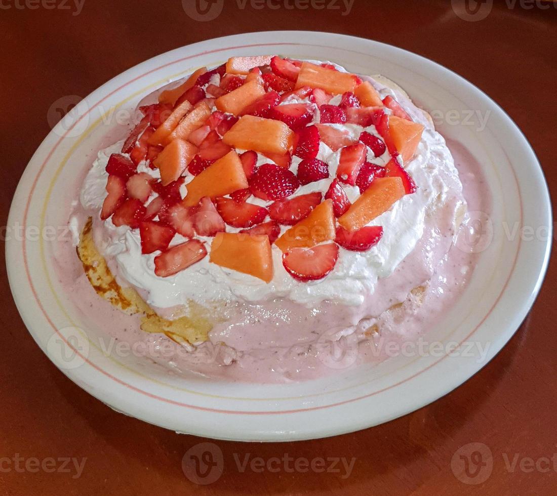 Strawberry and mouse creps cake photo