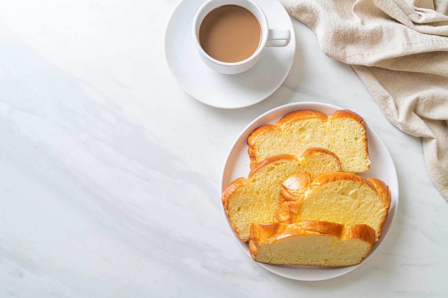 pan de camote con café foto