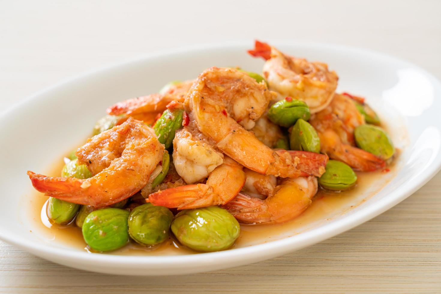 Stir-Fried Twisted Cluster Bean with Shrimp photo