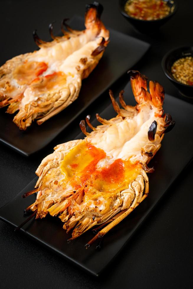 Langostino gigante fresco a la plancha foto