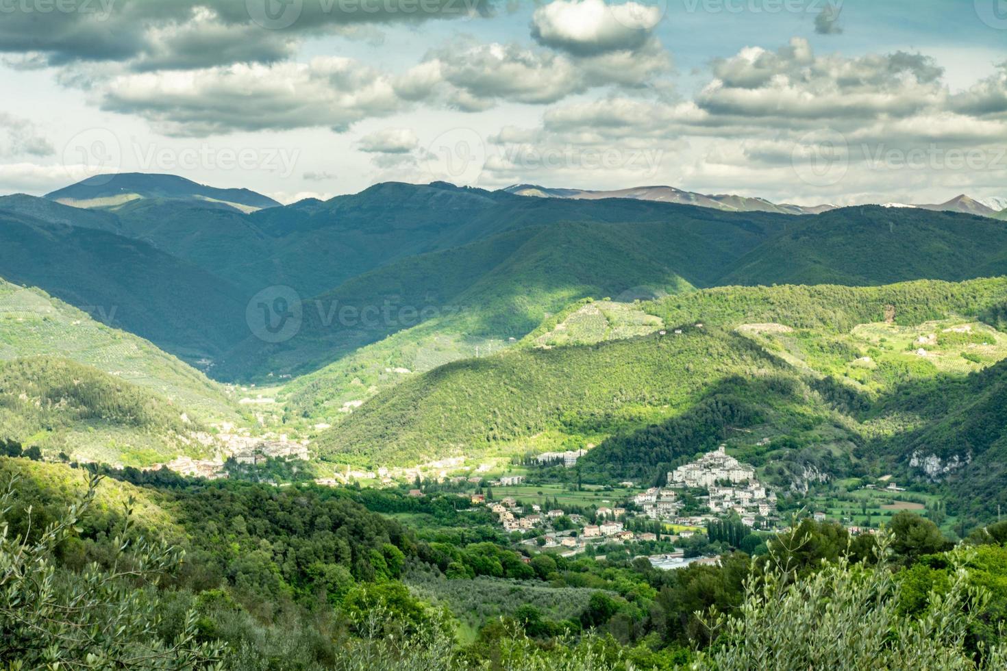 Valnerina valley, town of Arrone and Castel di Lago photo