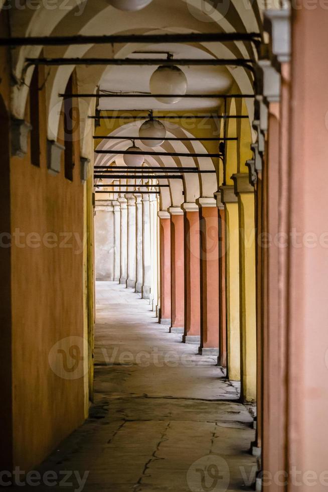 calle vieja en modena foto