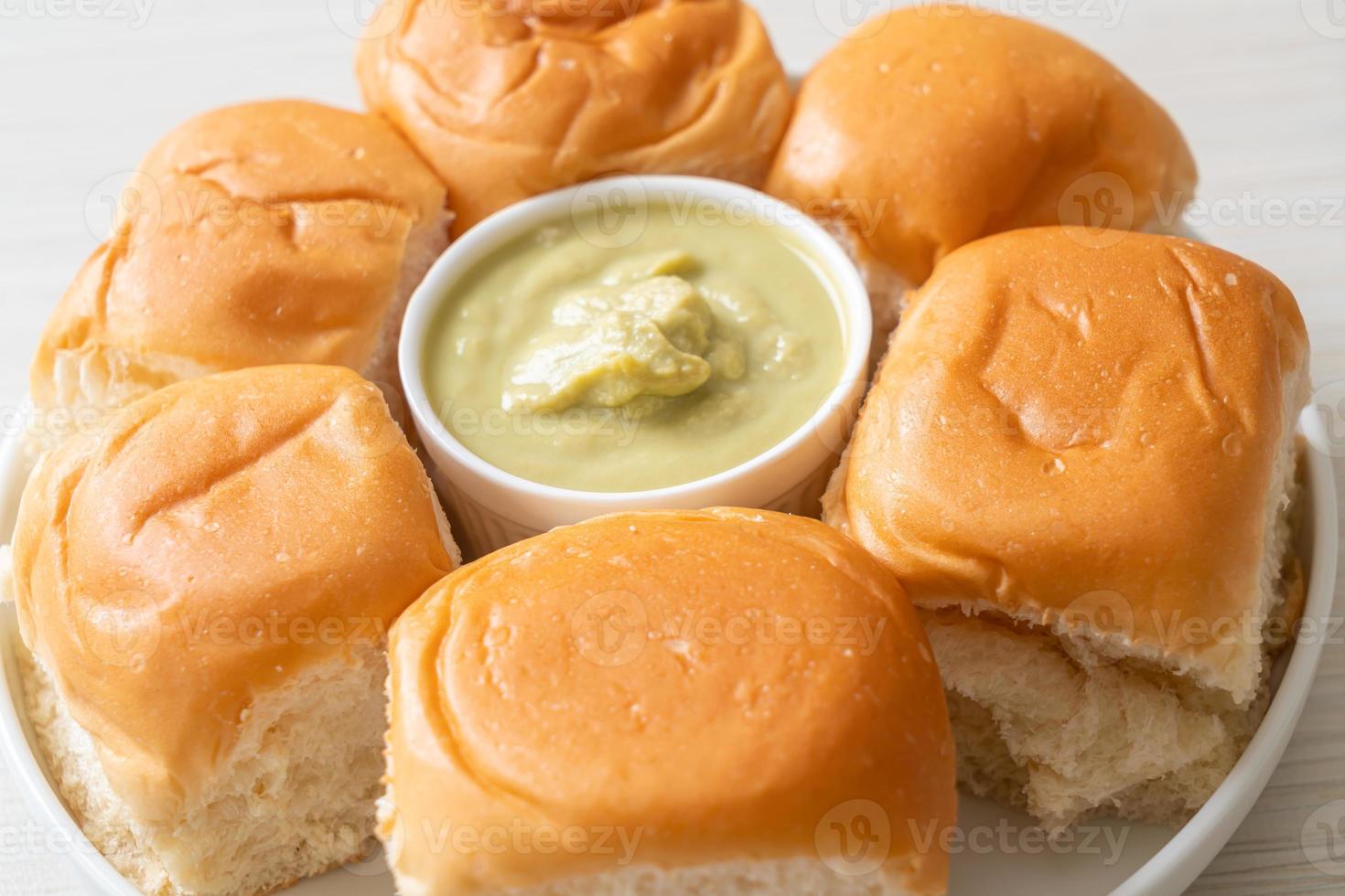 Bread with Thai Pandan Custard photo