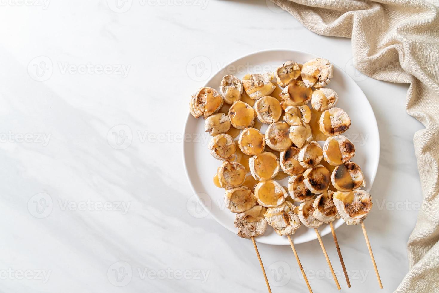 parrillas de plátano con salsa de caramelo foto