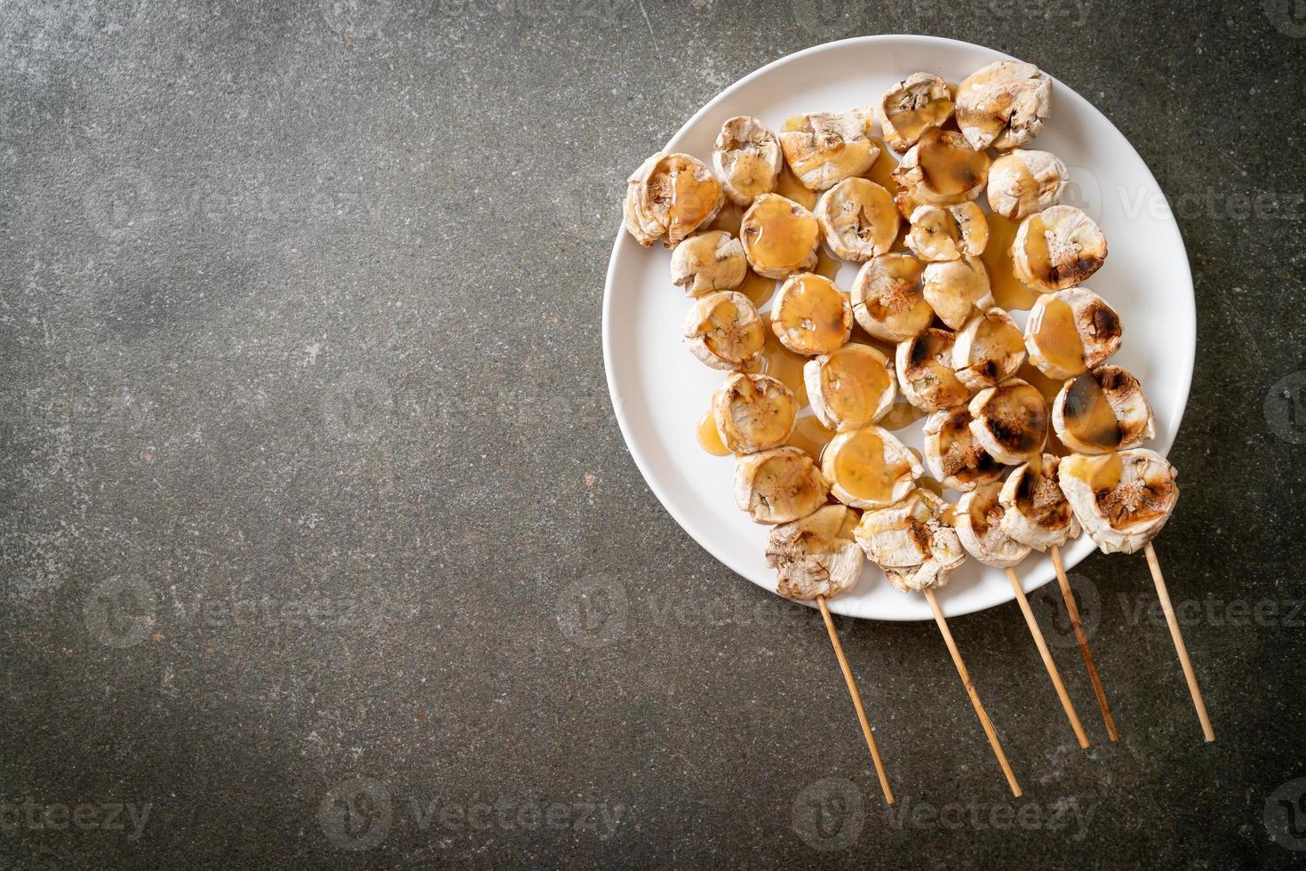 parrillas de plátano con salsa de caramelo foto