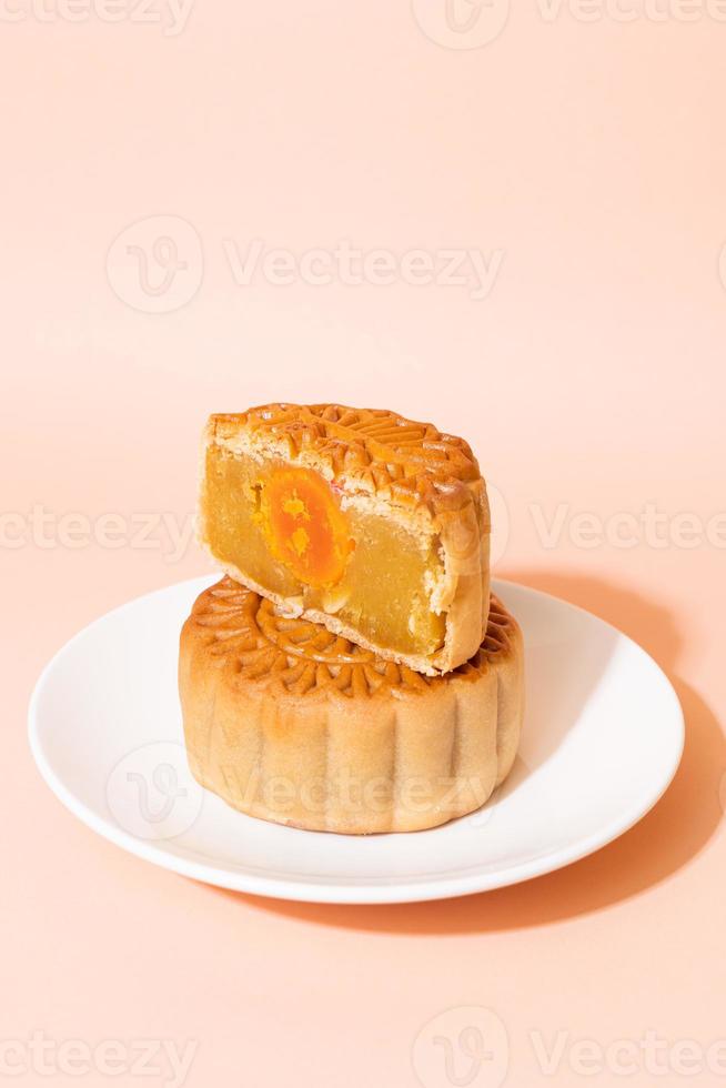 pastel de luna chino durian y sabor a yema de huevo foto