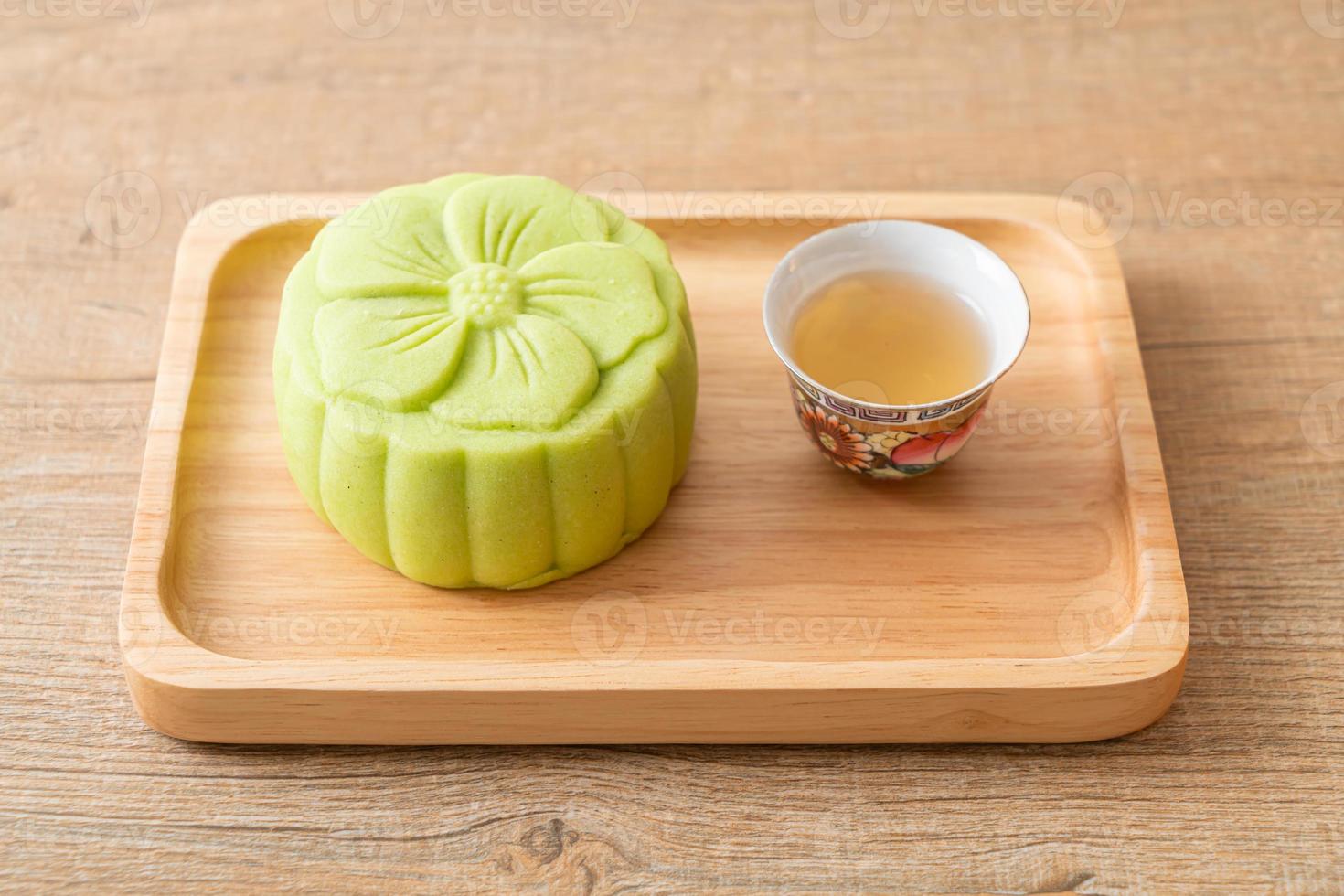 pastel de luna chino sabor a té verde foto