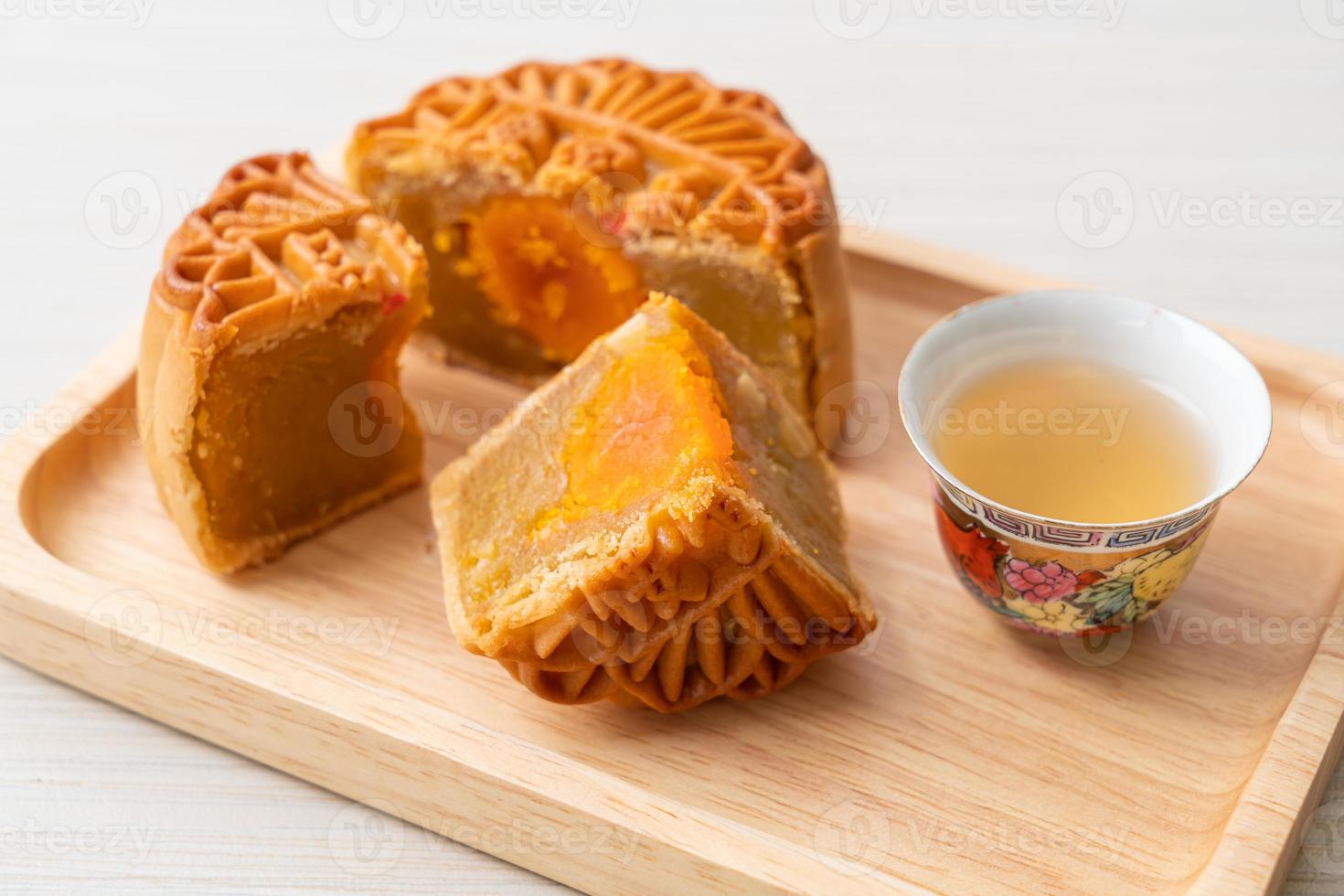 pastel de luna chino durian y sabor a yema de huevo foto