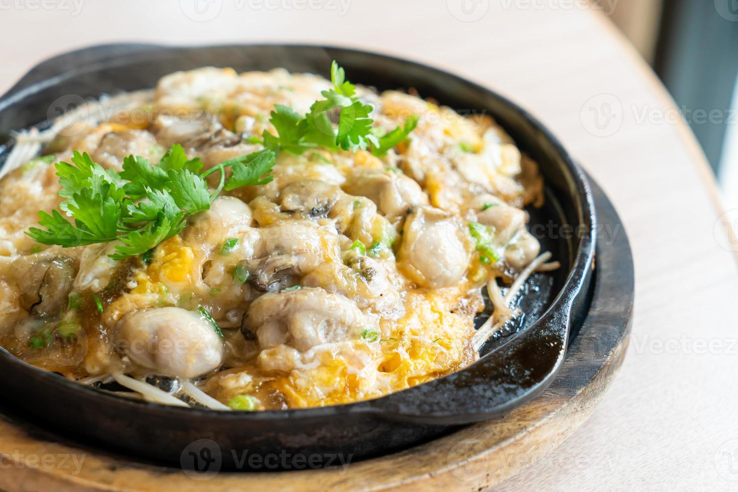 Oyster omelette with bean sprout photo