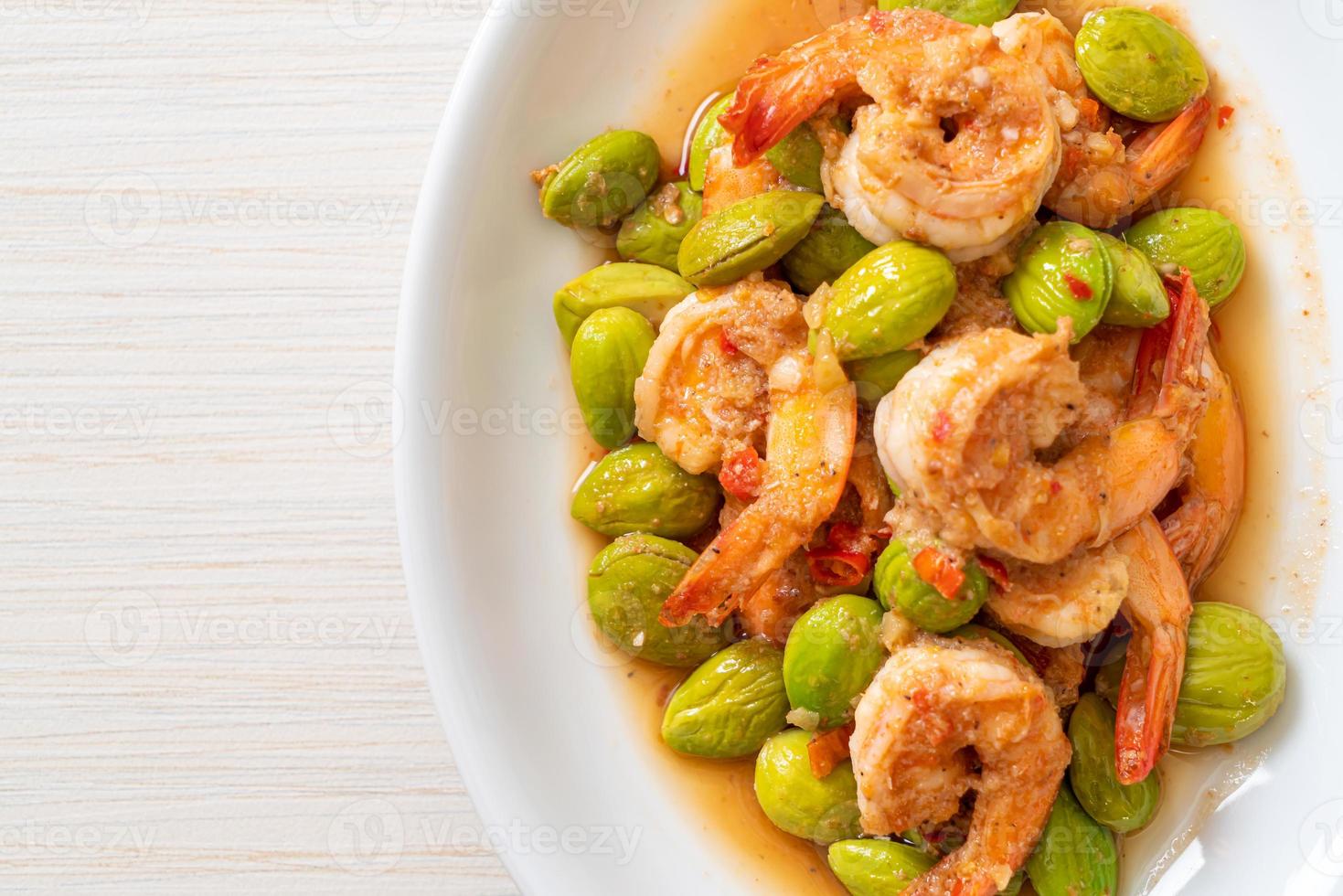 Stir-Fried Twisted Cluster Bean with Shrimp photo