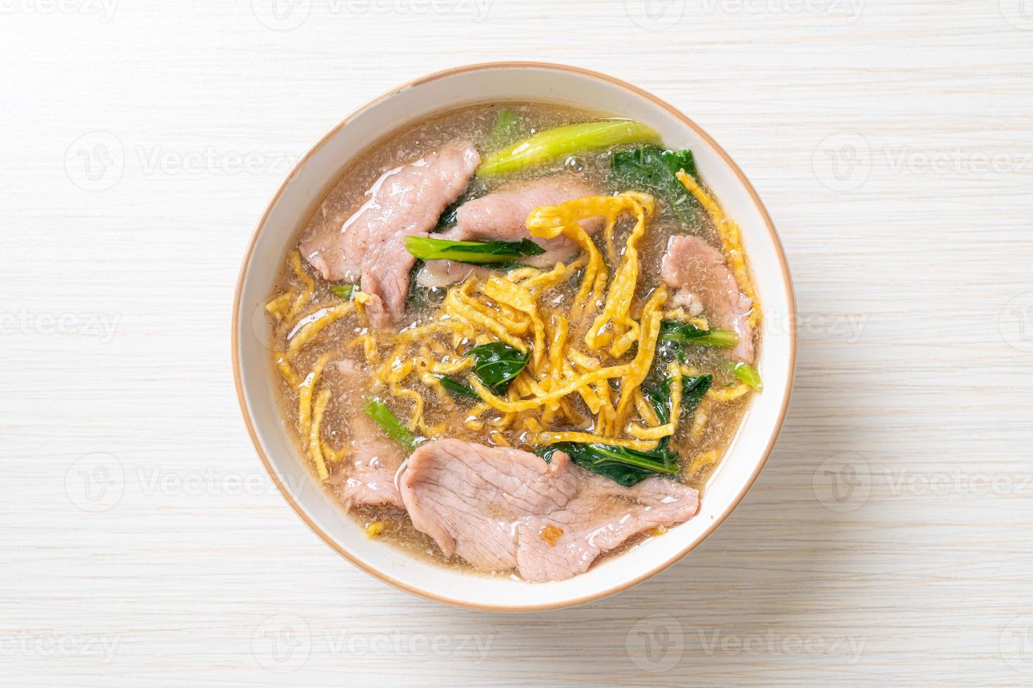 Crispy noodles with Pork in Gravy Sauce photo