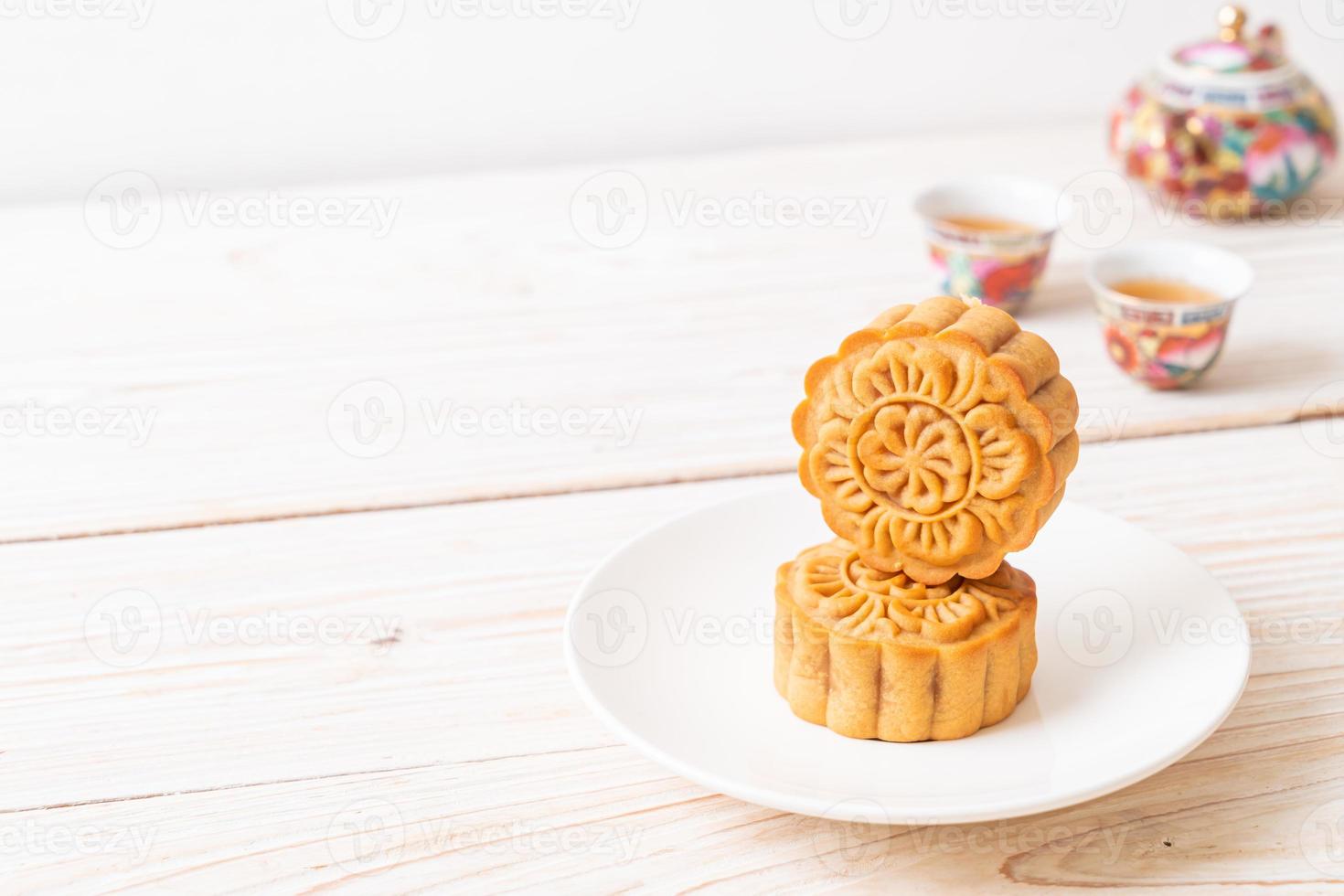 pastel de luna chino en un plato foto