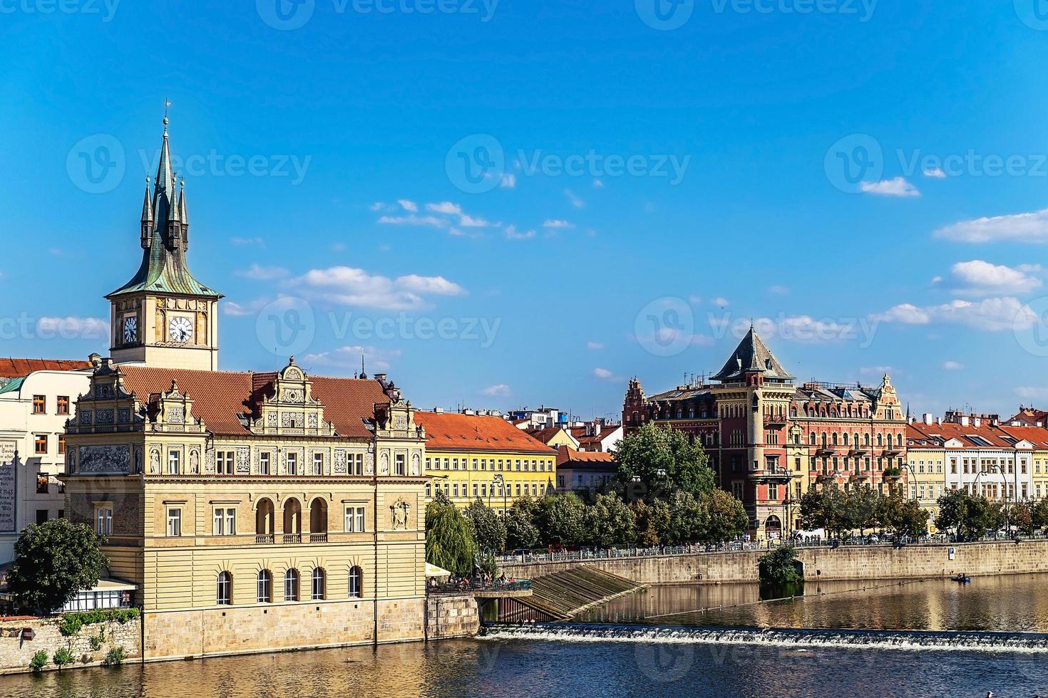 panorama de praga, vista desde el puente de carlos foto