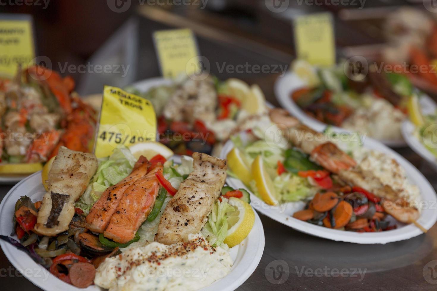 Mariscos en el mercado de pescado de Bergen, Noruega foto