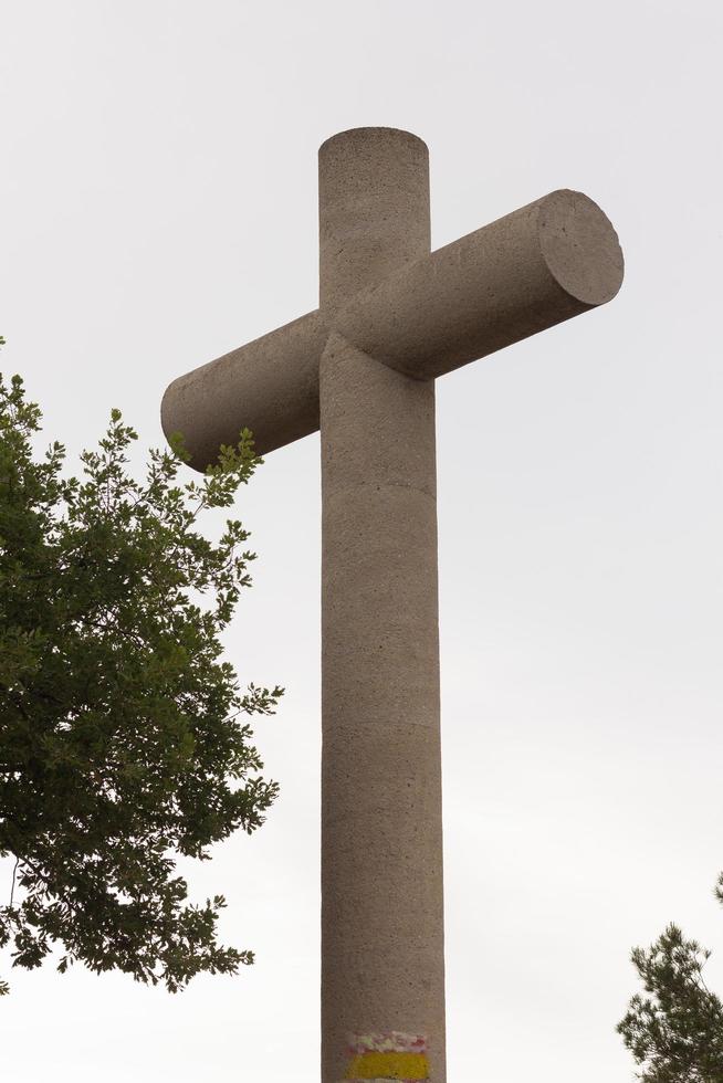 cruz de piedra, símbolo religioso foto
