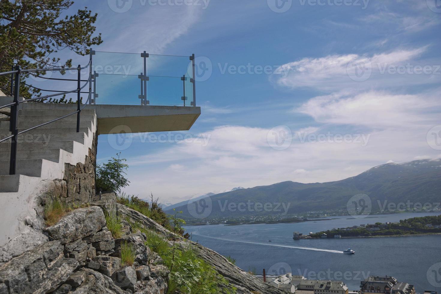 Vista de Alesund en Noruega desde el mirador de Fjellstua foto