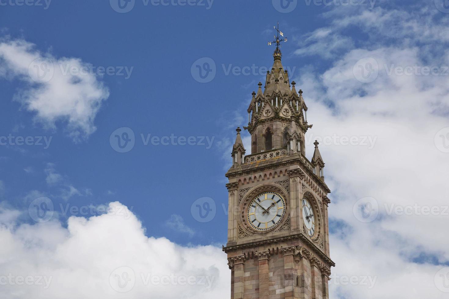 Torre del reloj de Belfast en Belfast, Irlanda del Norte foto