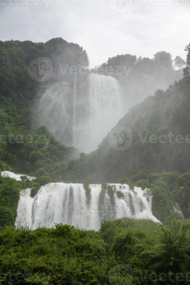 Cascada de Marmore la más alta de Europa foto