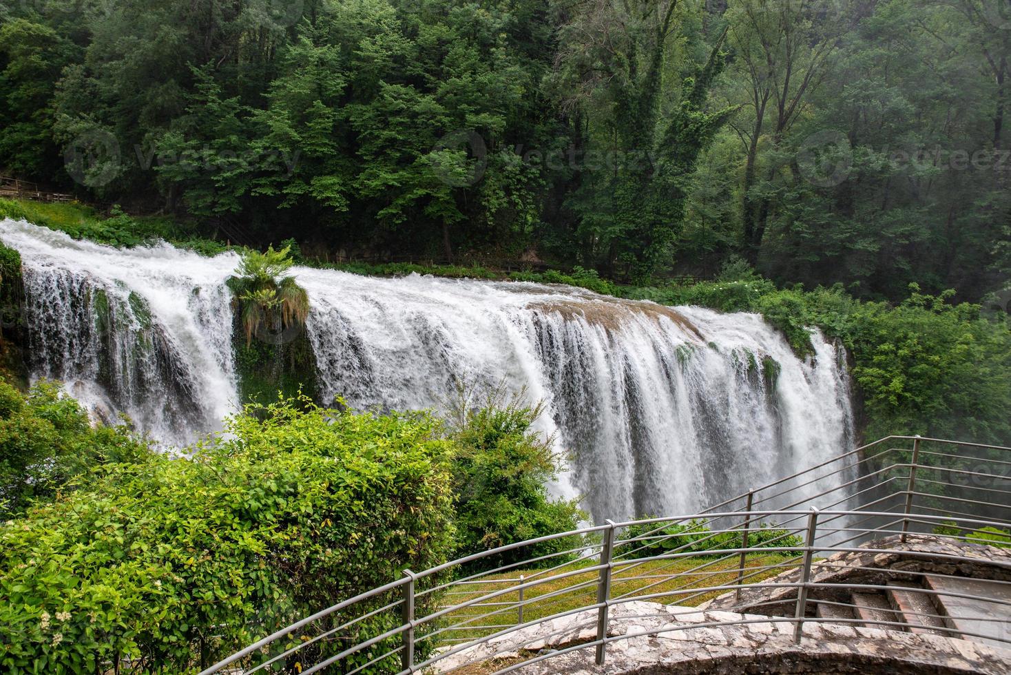 Cascada de Marmore la más alta de Europa foto