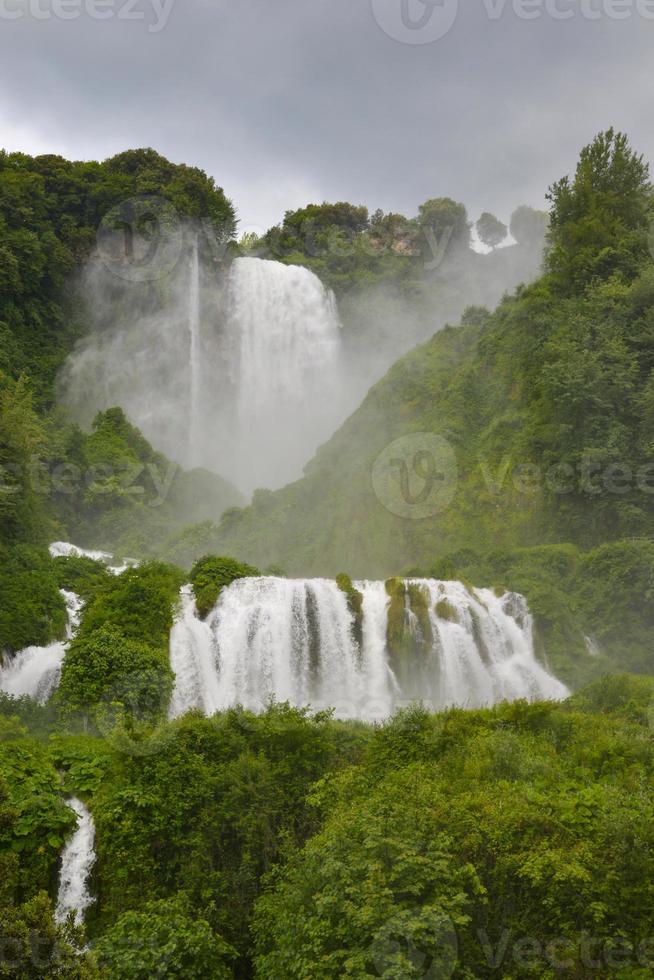 Cascada de Marmore la más alta de Europa foto